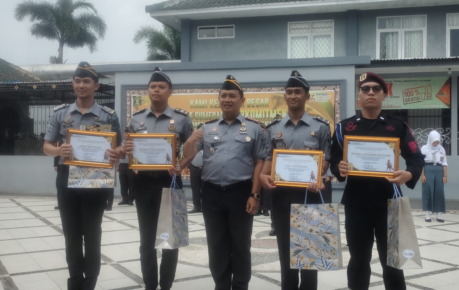 Berhasil Menangkap Tahanan Kabur, Empat Petugas Lapas Sumedang dan 7 ...